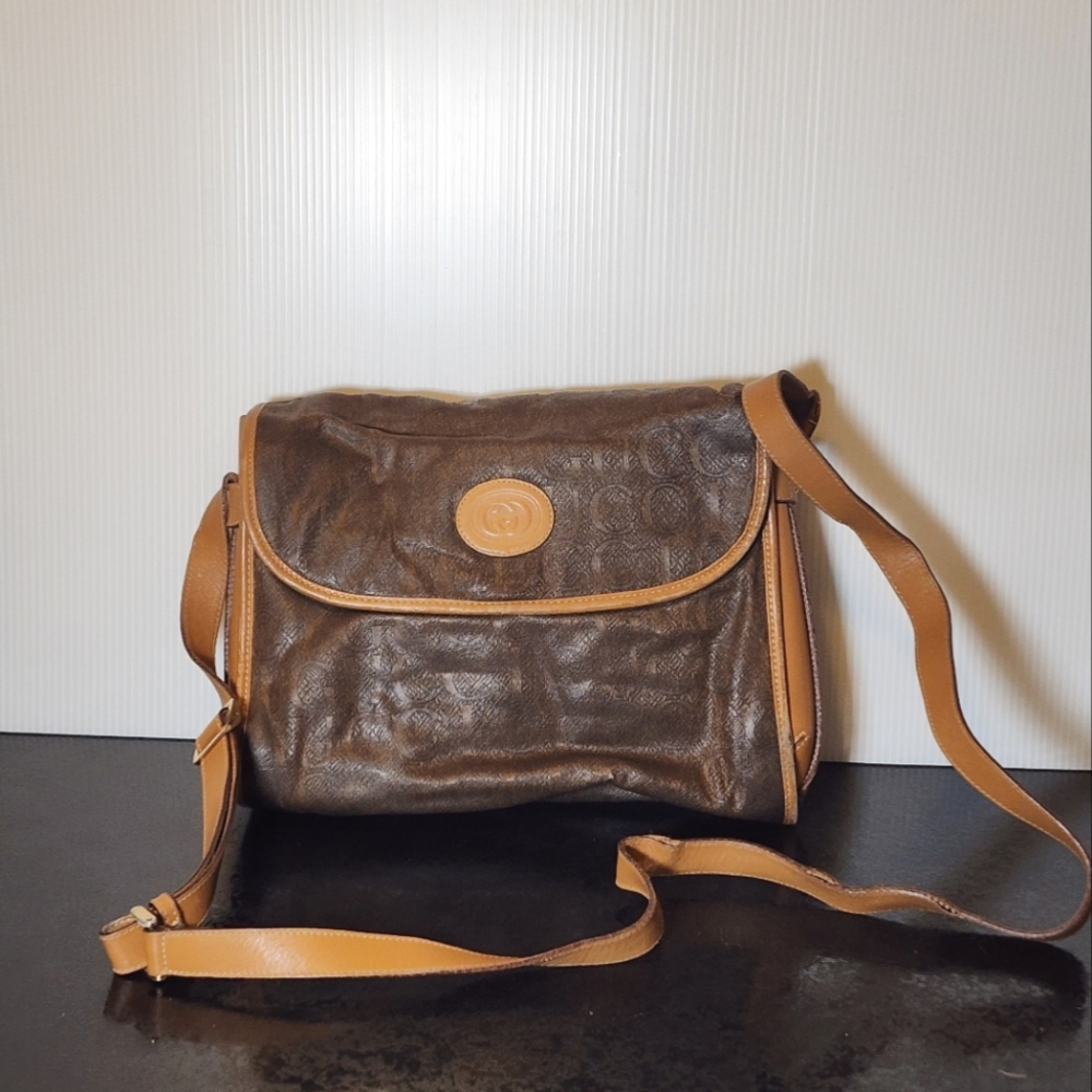 Vintage Gucci crossbody bag